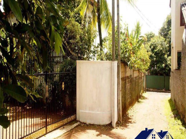 Two Story Modern House For Sale in Athurugiriya Road Kottawa – photo 2