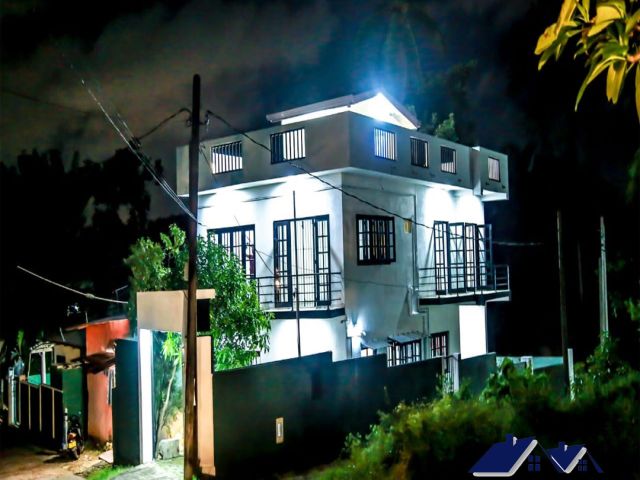 House For Sale in Battaramulla, Thalahena. – photo 1