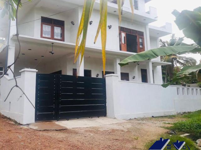 House For Sale in Himbutana Road,Angoda – photo 1