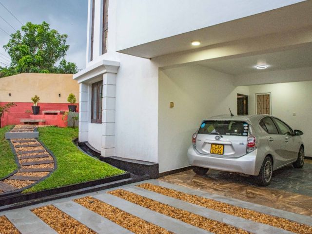 Brand New Two Story Luxury House for Sale Overlooking the Bolgoda River in Piliyandala. – photo 5