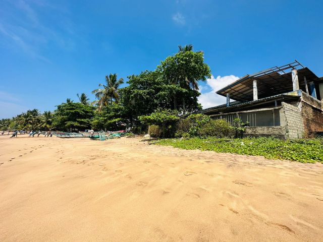 Two Story Beach Facing Hotel to be sold in Medaketiya Tangalle. – photo 9