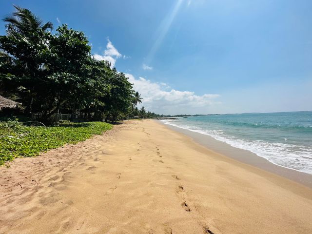 Two Story Beach Facing Hotel to be sold in Medaketiya Tangalle. – photo 8