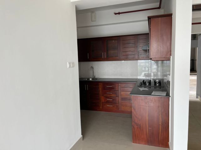 Brand New Unfurnished 03 Bed Ovel Ground View Apartment to be Sold in Borelle Colombo 08. – photo 8