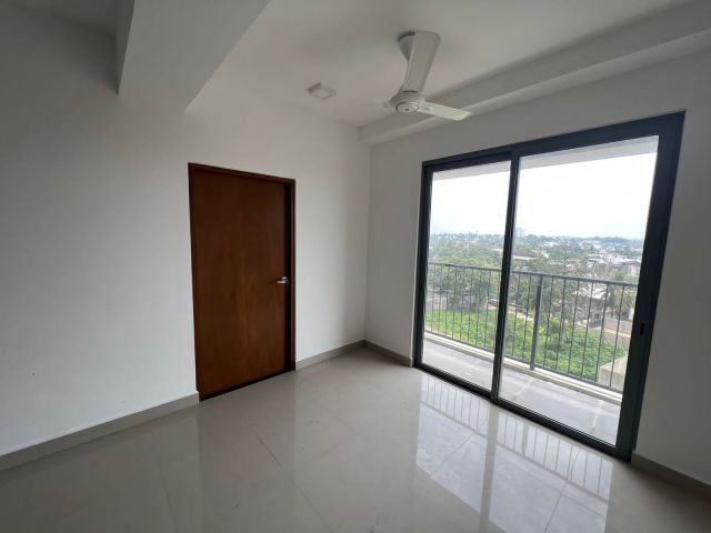 Brand New Unfurnished 03 Bed Ovel Ground View Apartment to be Sold in Borelle Colombo 08. – photo 4