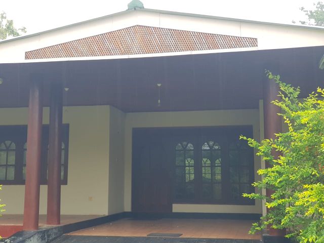 LAND WITH WILDLIFE HOLIDAY BUNGALOW IN HAMBANTOTA