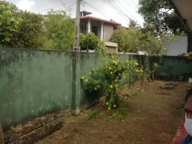 10.24 perch Land for sale including an average size bit old house. – photo 1