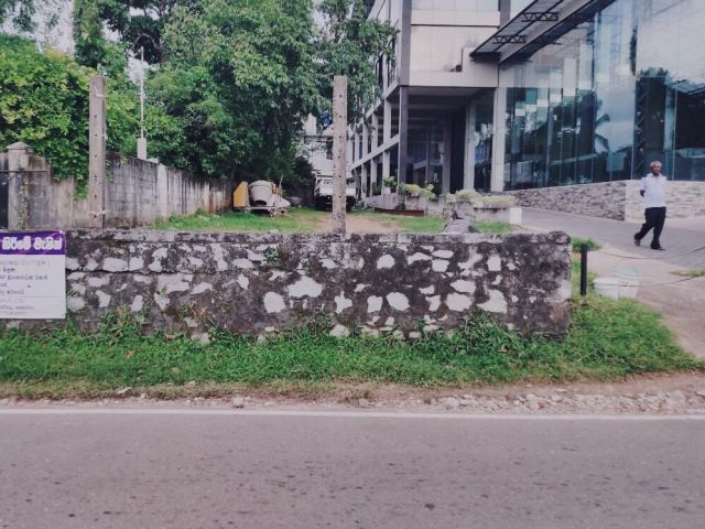 මහරගම පිළියන්දල ප්‍රධාන පාරට මුහුණලා පර්චස් 14.50ක වයාපරයකට සුදුසු අගනා ඉඩමක් විකිණීම තිබේ. – photo 2