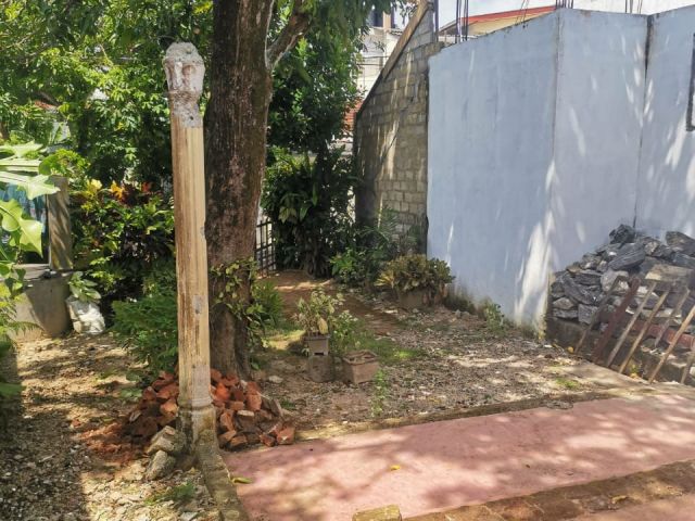 12.8 Perches Prime Land with Old house for Sale in Huludagoda Road Mount Lavinia. – photo 2